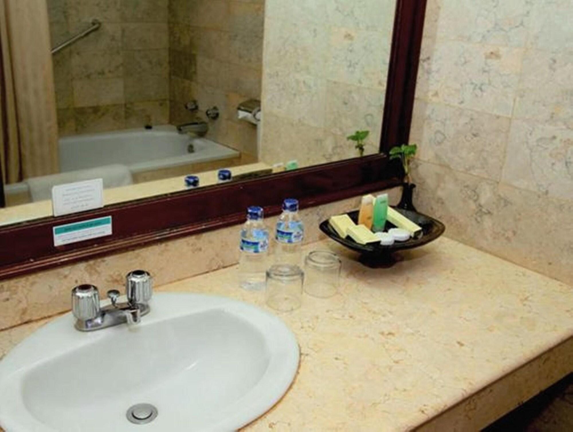 Grand Legi Hotel Mataram Eksteriør bilde