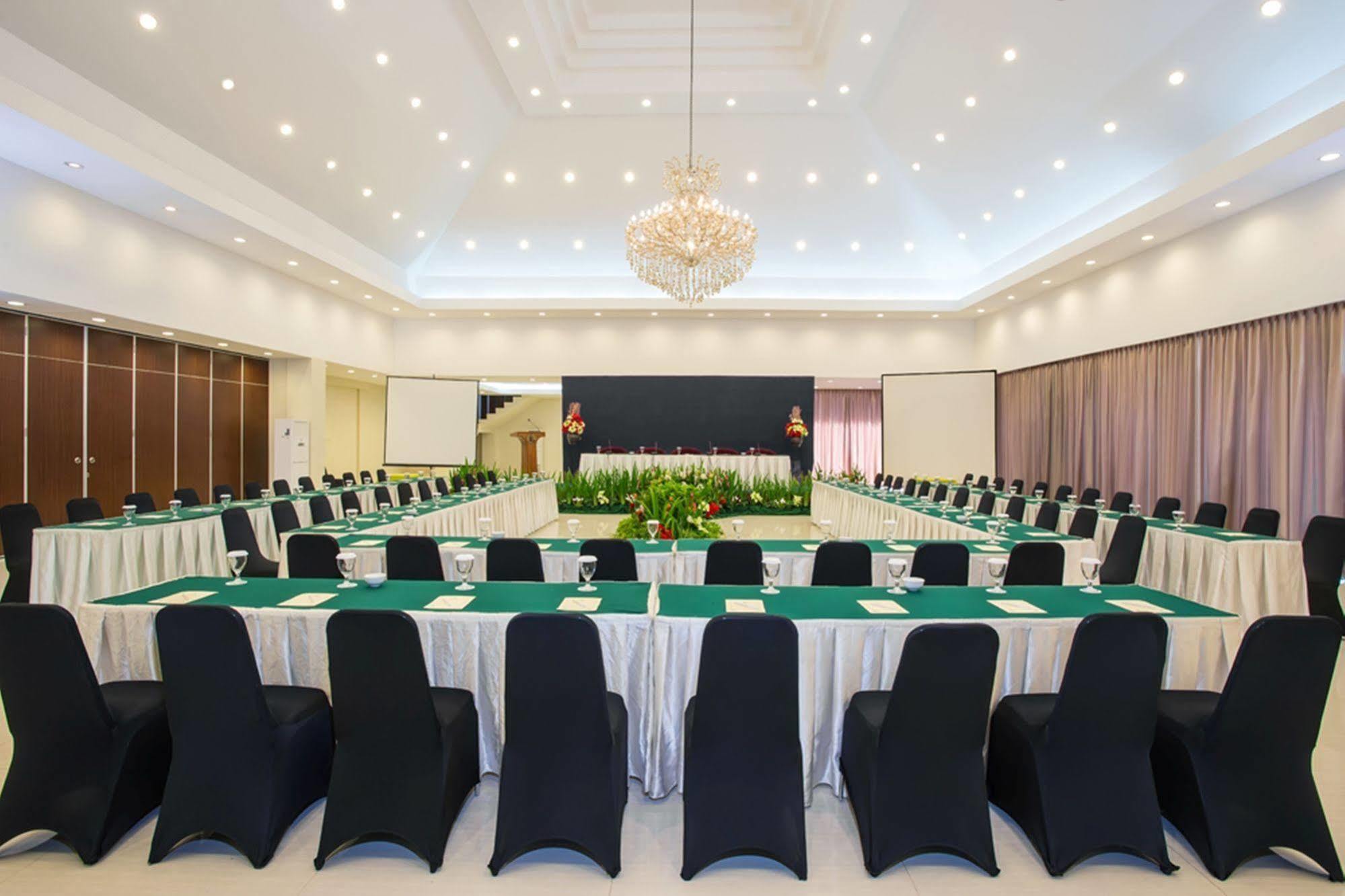 Grand Legi Hotel Mataram Eksteriør bilde