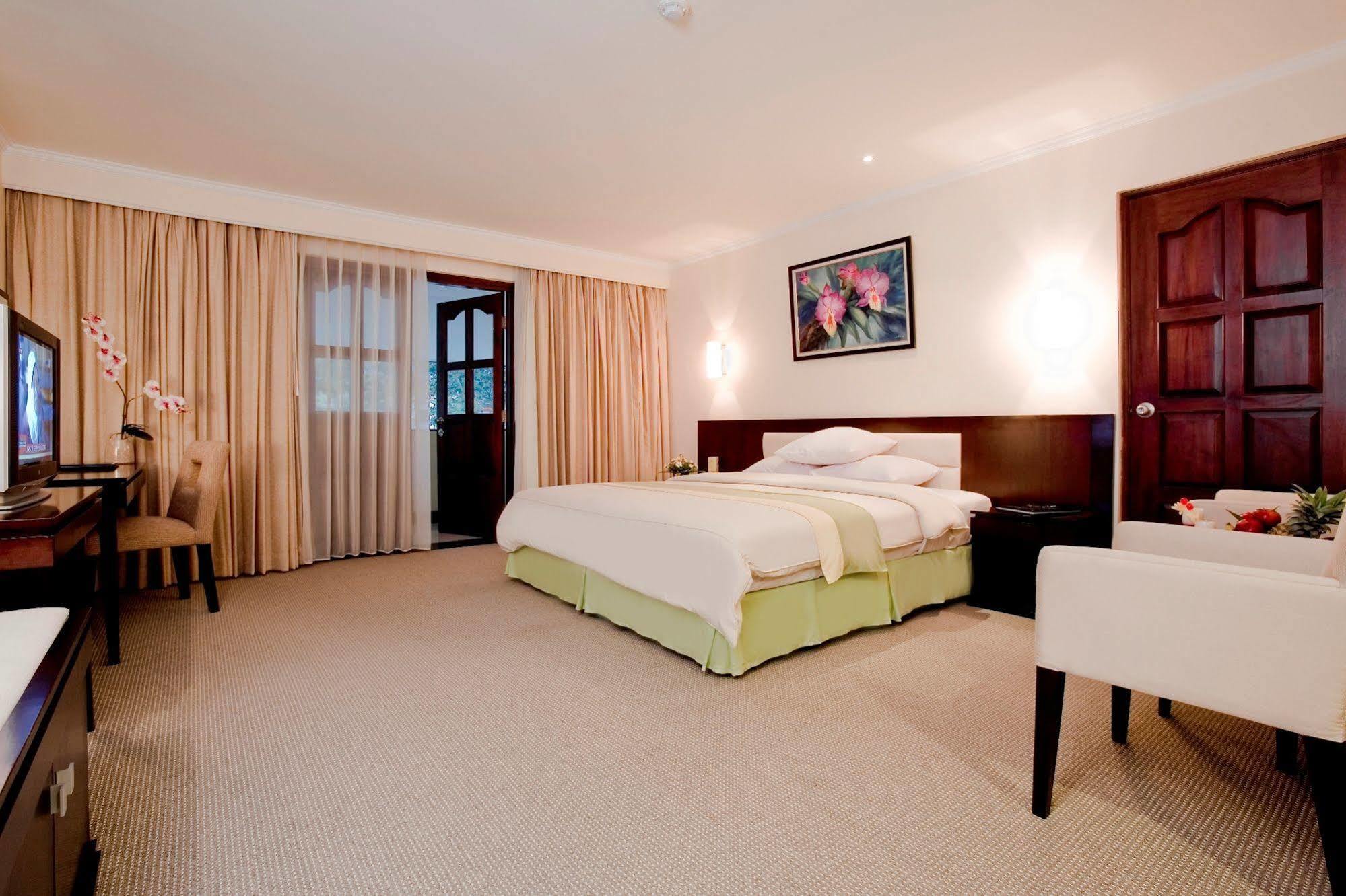 Grand Legi Hotel Mataram Eksteriør bilde