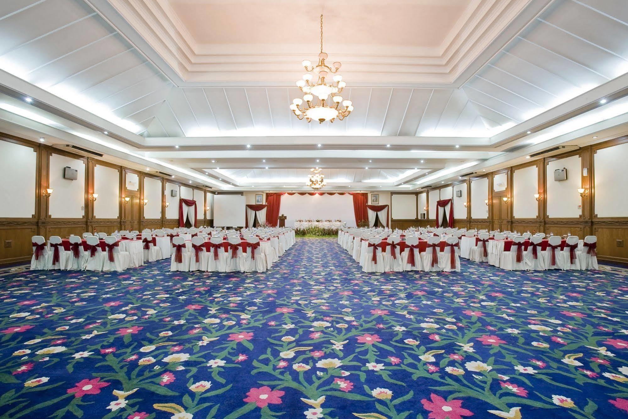 Grand Legi Hotel Mataram Eksteriør bilde