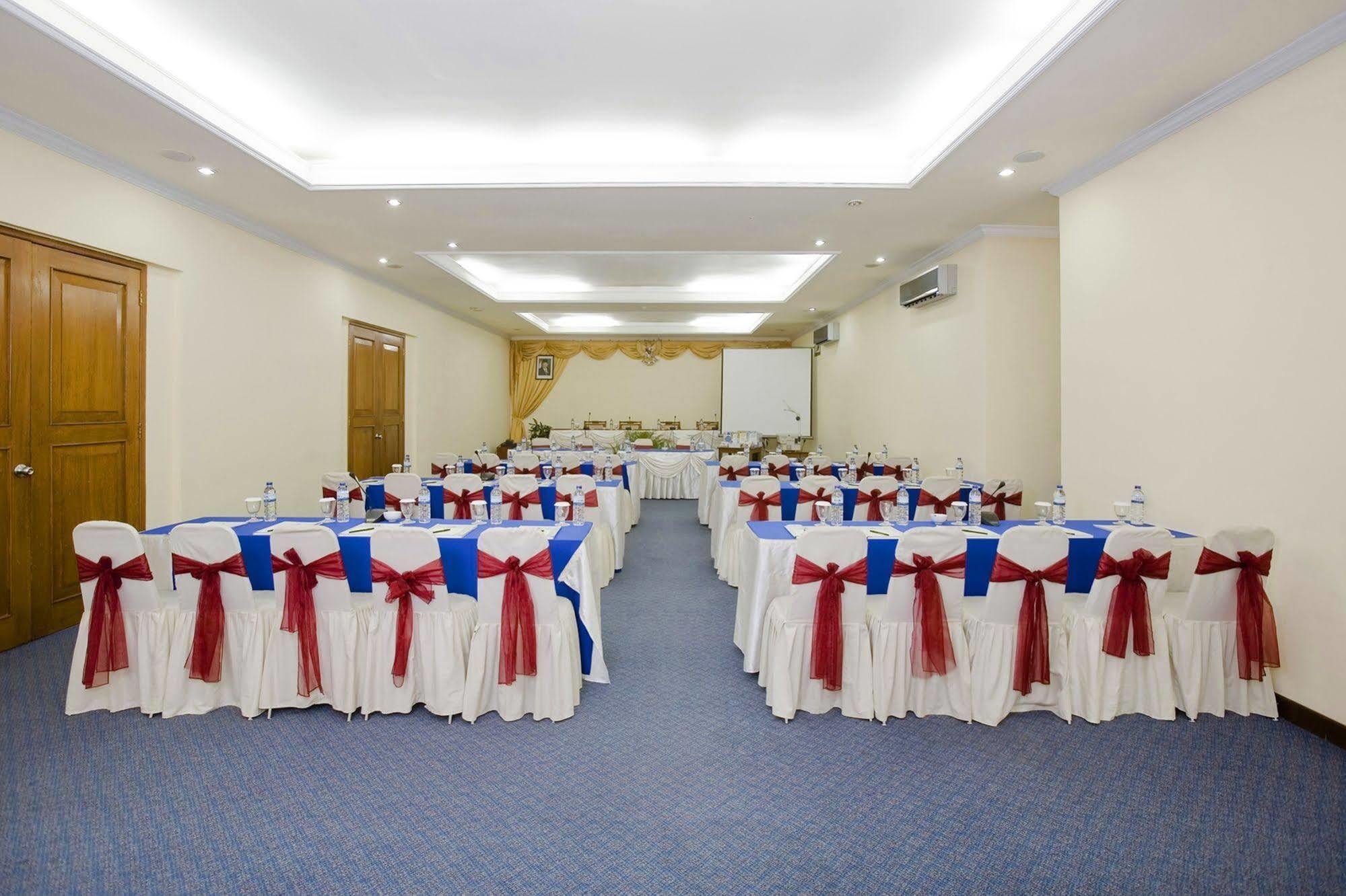 Grand Legi Hotel Mataram Eksteriør bilde
