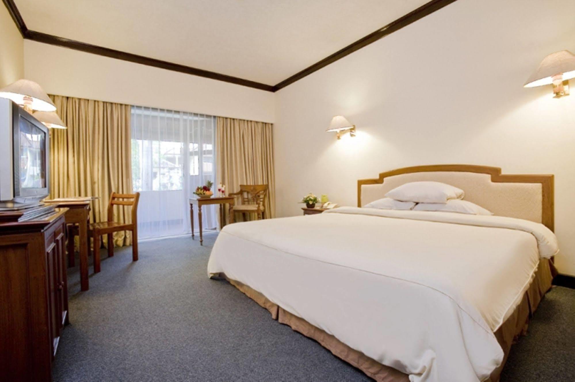 Grand Legi Hotel Mataram Eksteriør bilde